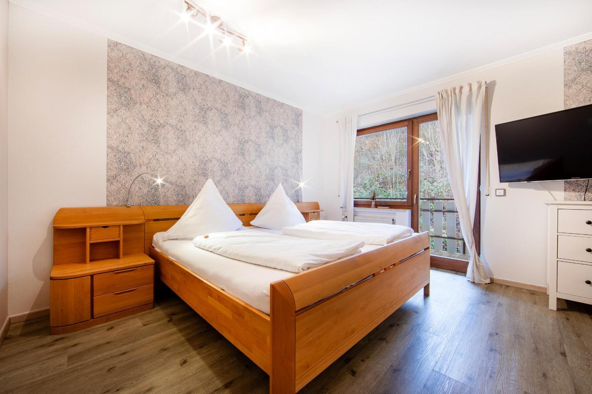 Landgasthaus Zum Kreuzberg Schonbach  Экстерьер фото
