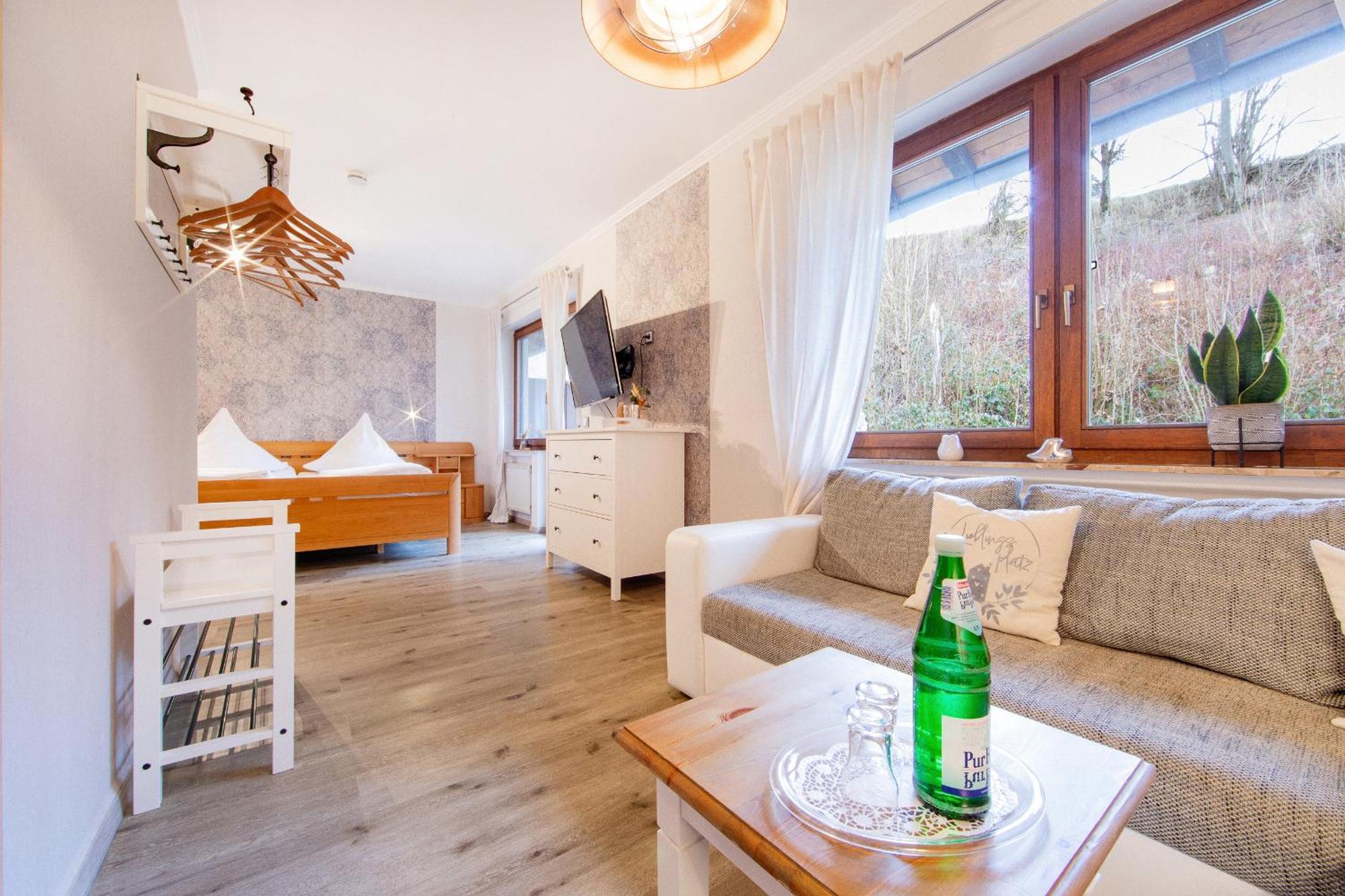 Landgasthaus Zum Kreuzberg Schonbach  Экстерьер фото
